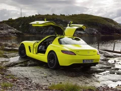 Spill Mercedes-Benz SLS E-Cell Puzzle online
