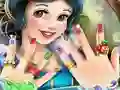 Spill Snow White Nails online