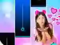 Spill Maria Clara e JP Piano Game Tiles online
