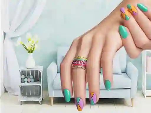 Spill Nail Art Puzzle online