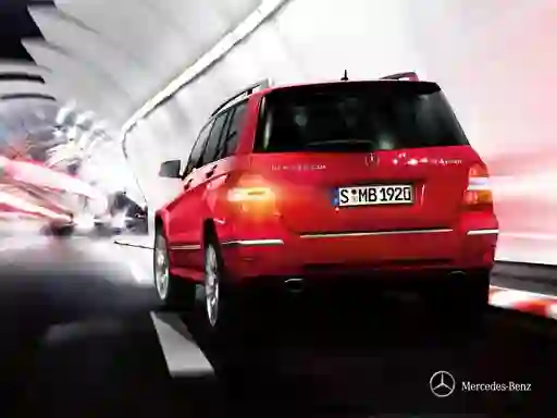 Spill Luxury Medium Suv Puzzle online