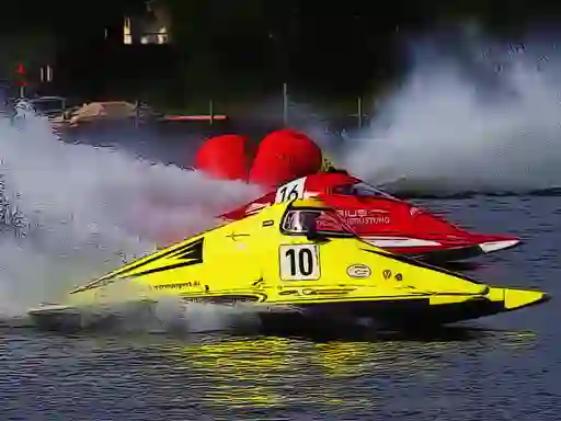 Spill Motor Racing Boat online